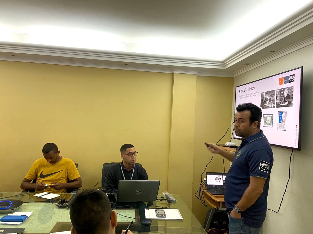Adiestramiento técnico de Grupo ICIS en manejo de gas SF₆ con plataformas DILO